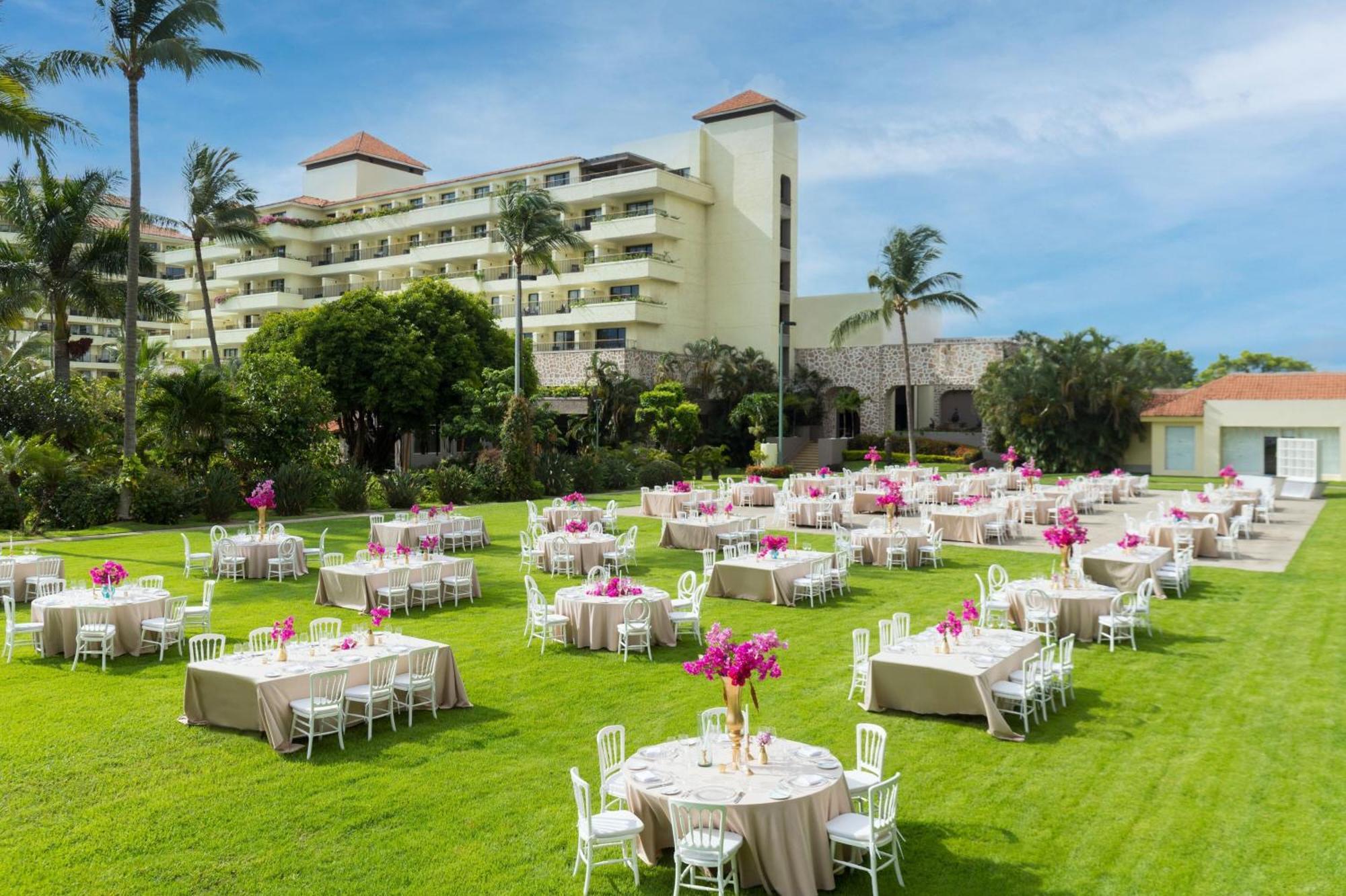 Marriott Puerto Vallarta Resort & Spa Exterior photo