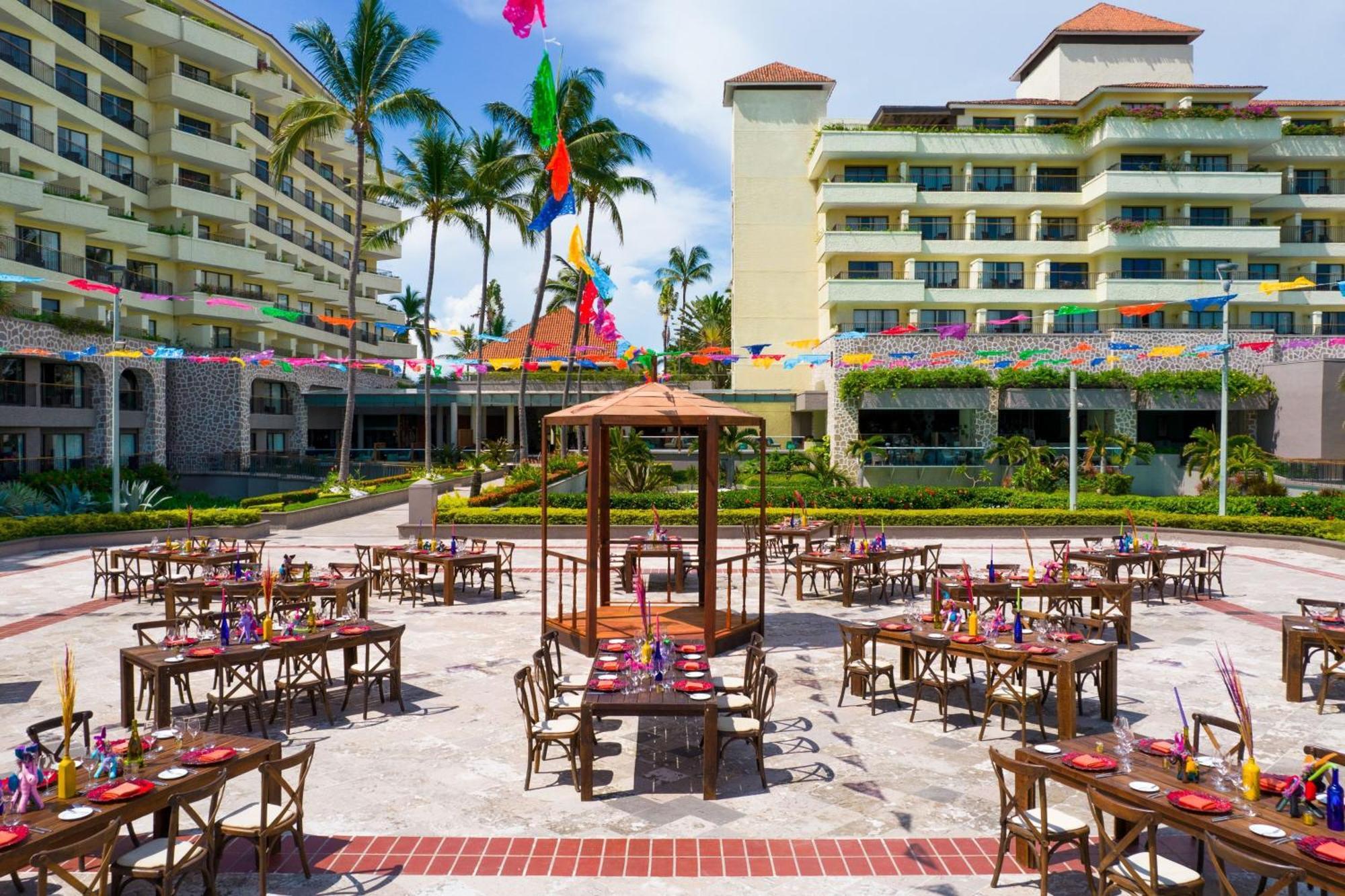 Marriott Puerto Vallarta Resort & Spa Exterior photo